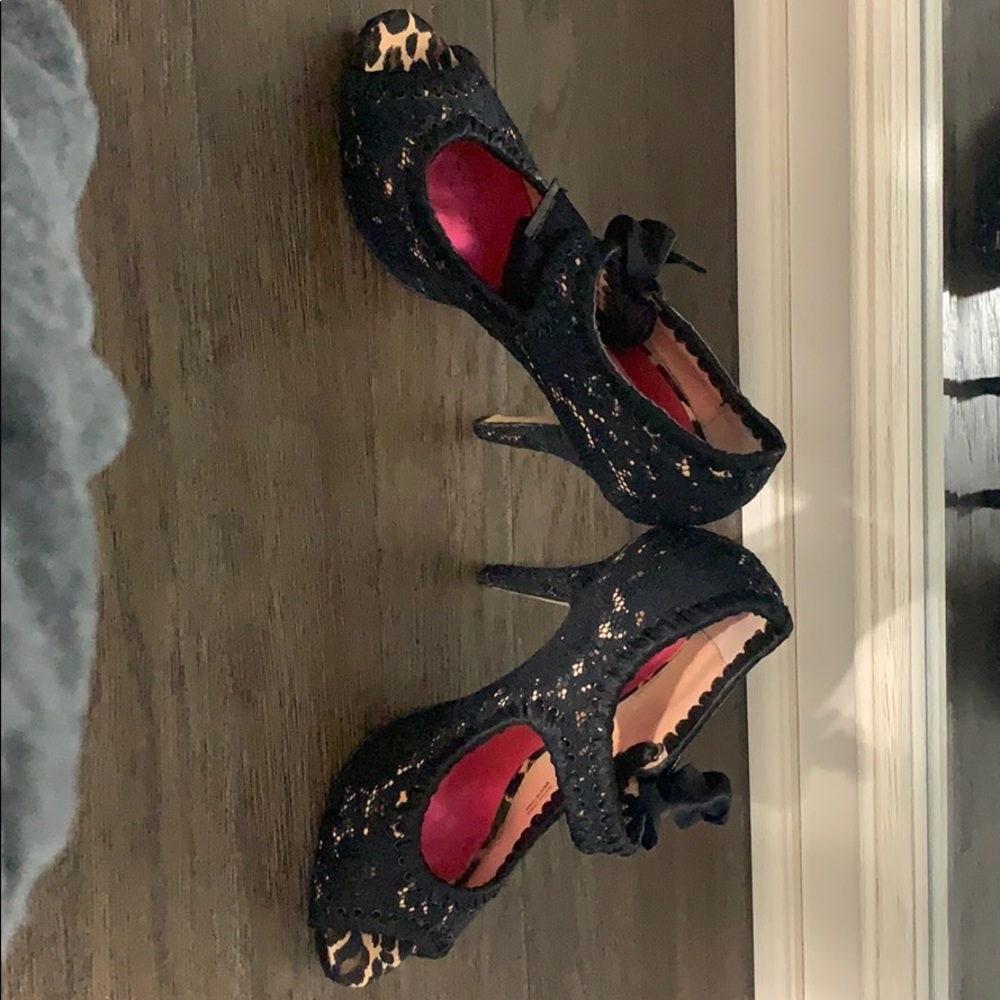 Heels - Picture 2 of 3